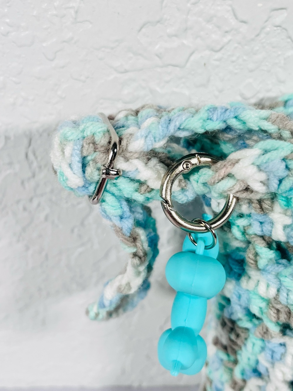 Crocheted Water Bottle Crossbody Bag & Balloon Dog Charm - Picture 5 of 8
